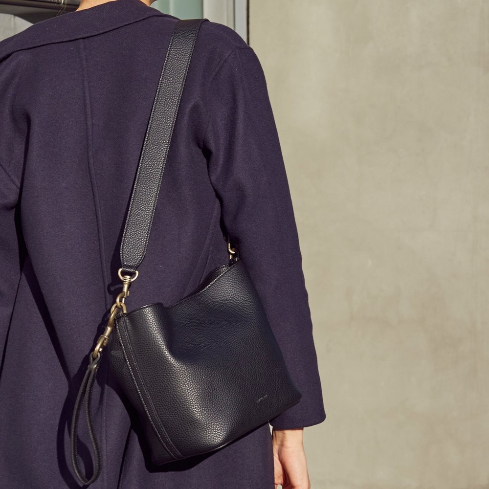 Angela Roi Angelou Bucket Bag (Black)